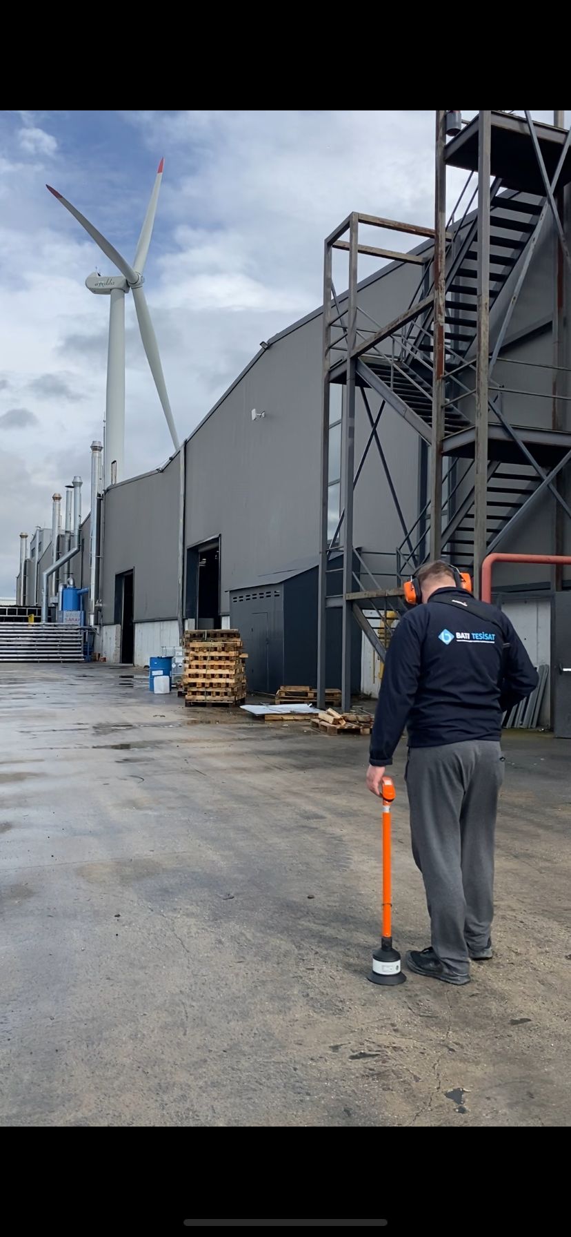 Kırklareli su kaçak tespiti sırasında kullanılan akustik yer dinleme cihazı ve termal kamera ile kırmadan noktasal sızıntı bulma uygulaması.