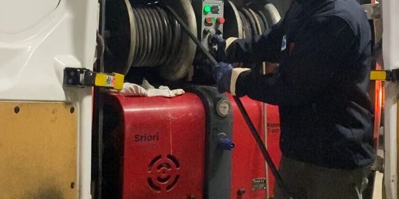 Babaeski tıkanıklık açma operasyonunda pimaş içi tıkanıklığı belirleyen Full HD endoskopi kamerası ve akustik su kaçağı tespiti yer mikrofonu.